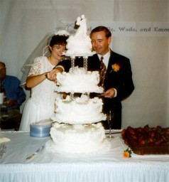Cutting cake