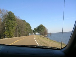 Heading up the Natchez Trace Parkway 